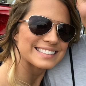 Meet your Posher, Courtney